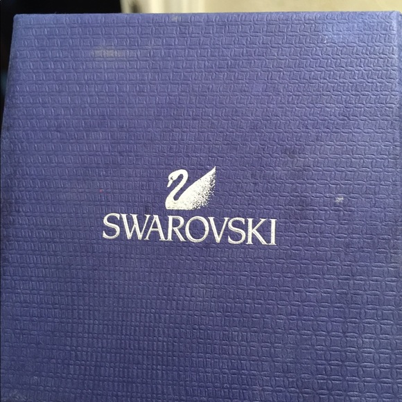 SOLD! Swarovski infinity rose gold necklace - Picture 3 of 5